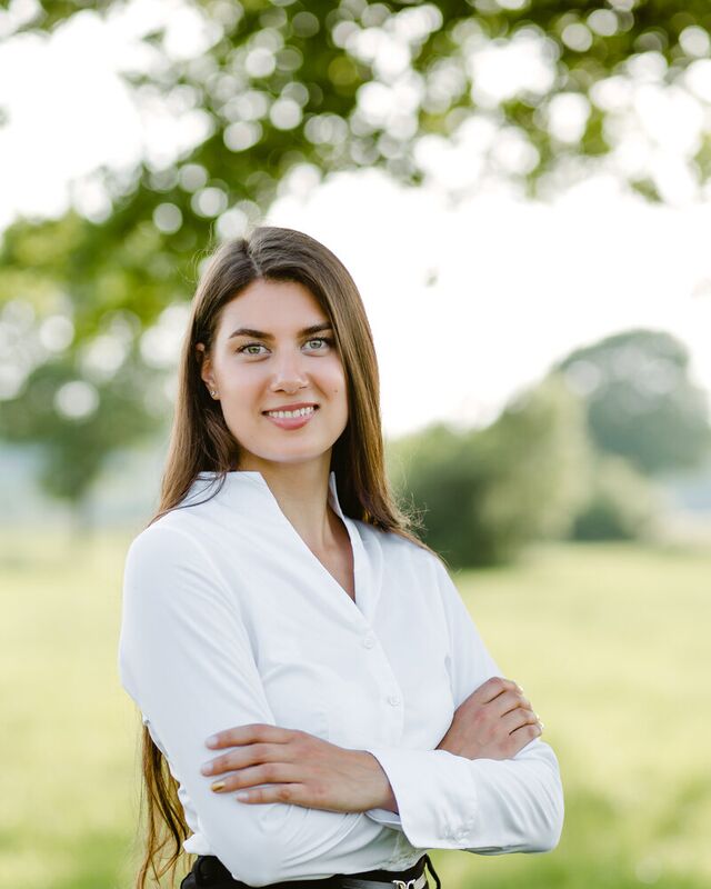Jasmin Müller, Bestattungsfachkraft